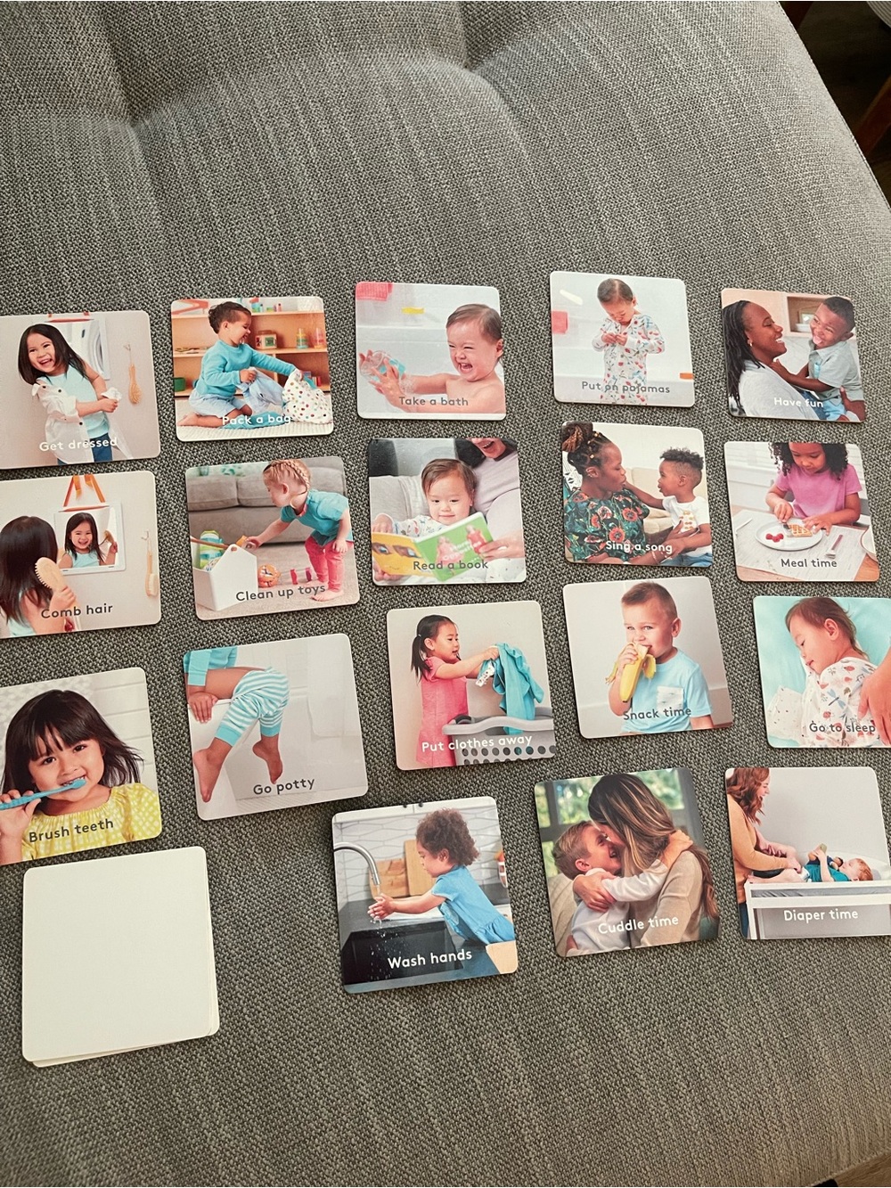 Lovevery- Daily Routine Picture Cards - Picture 2 of 6